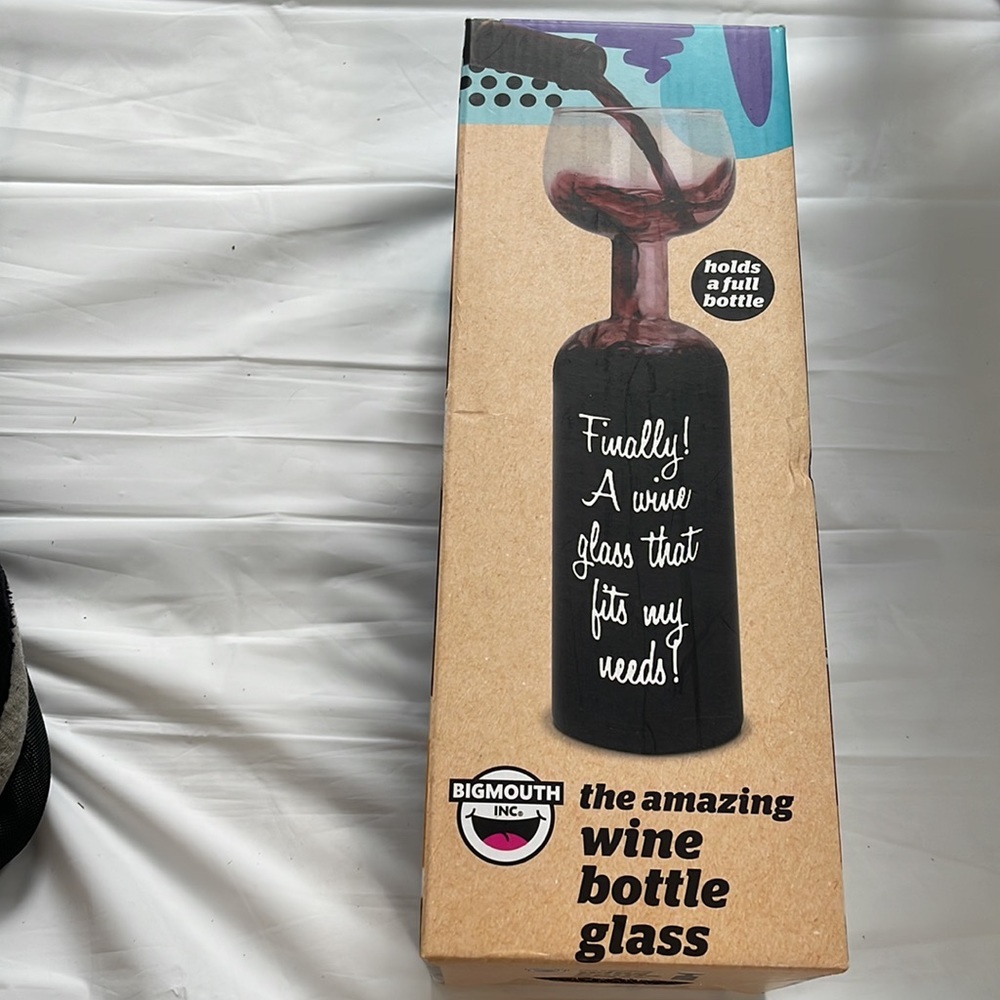 Big Mouth, inc wine bottle glass NIB - Picture 2 of 6